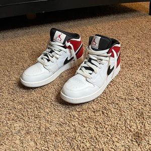 Boys Air Jordan 1 Mid White Black Gym Gym Red 554725-116 Size 7Y